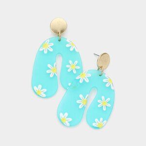 NWT Daisy Flower Printed Resin Dangle Earrings